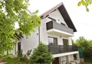 Vilă 5 dormitoare, 4 băi, 2 248mp teren, piscină. Preț: 229 000 E.