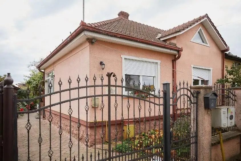 BRASADAS vinde casa individuala zona Careiului.
