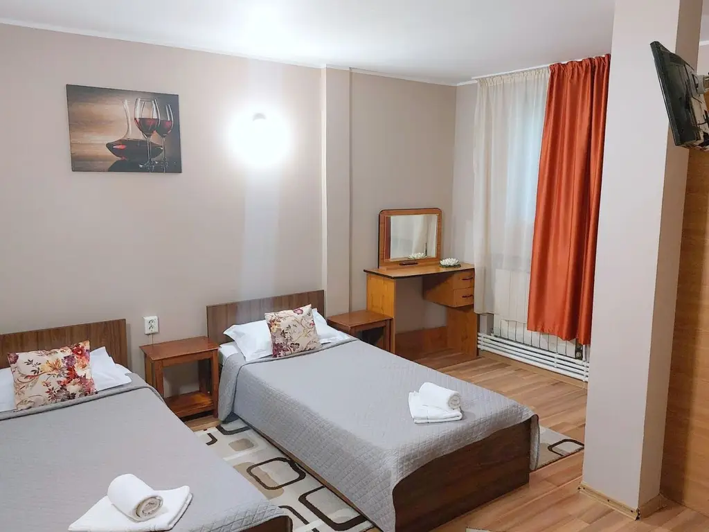 Pensiune de vânzare – Galați | Bariera Traian | 14 camere
