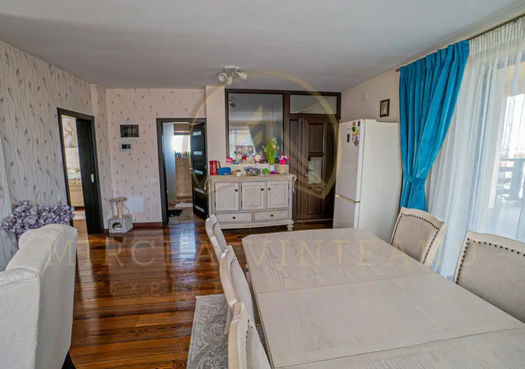 Palazu Mare / Elvila - Vila deosebită compusă din S+P+2E, mobilata și utilata