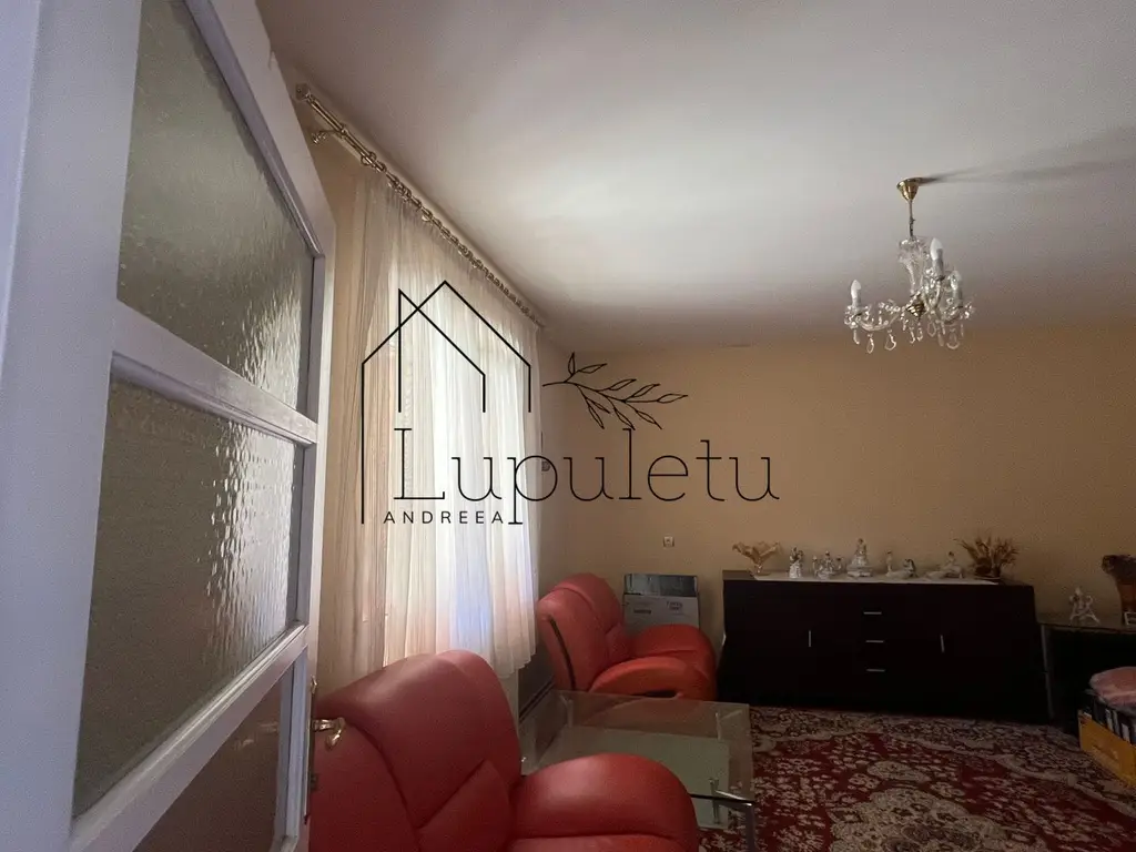 Casa de Vanzare Rasinari | 6 Camere | 200 MPU | Teren 979 MP |