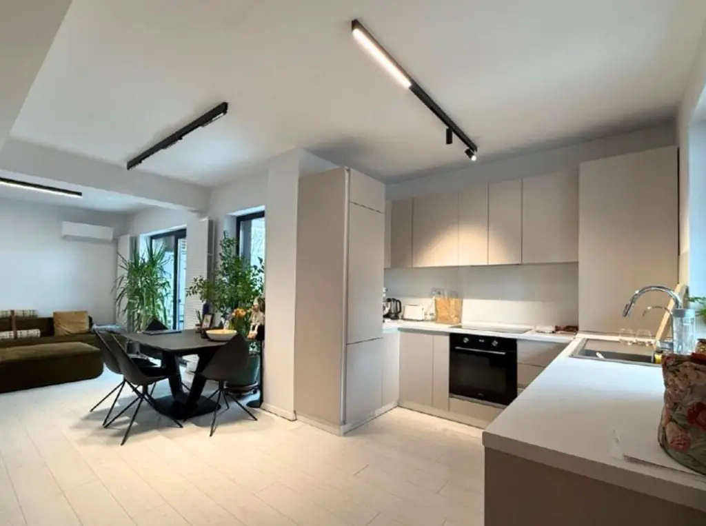 Vânzare duplex luminos 4 camere cu grădină Bucureștii Noi Străulești