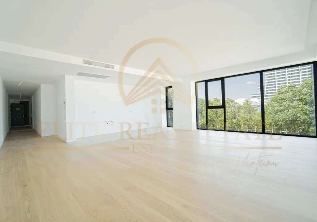 Stațiunea Mamaia - Vânzare apartament cu 4 camere, 3 bai cu vedere la lac.