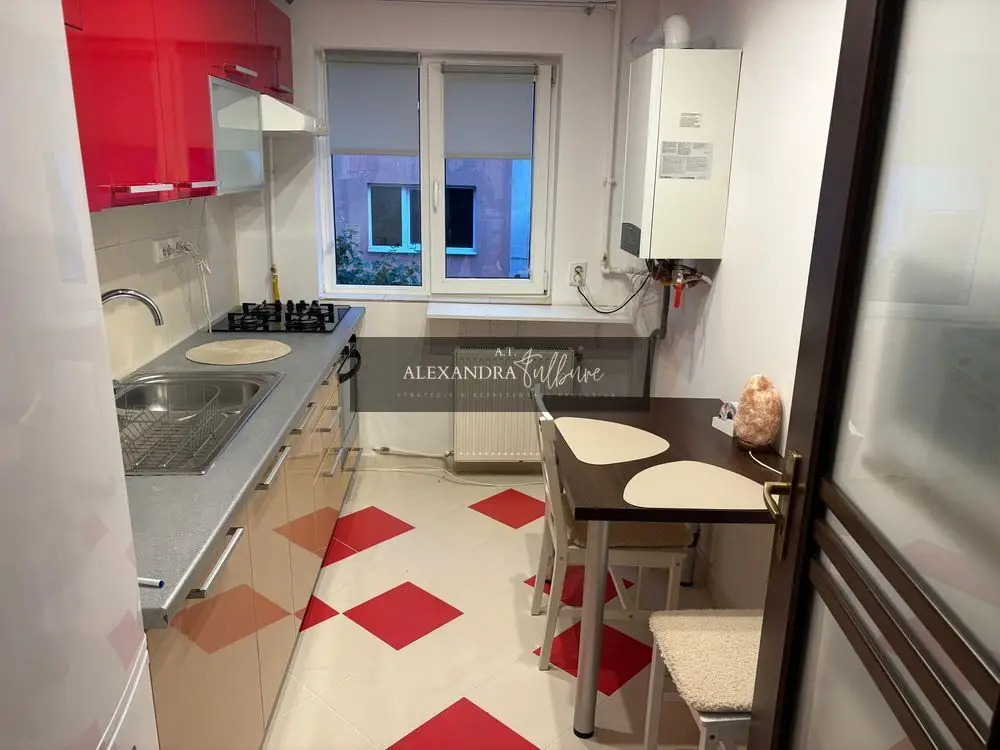 Apartament 2 camere decomandate, etaj intermediar, balcon, parcare