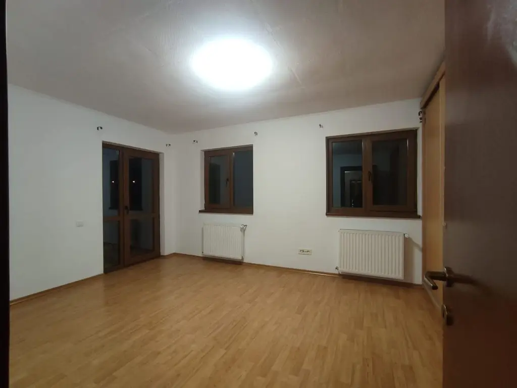 Vilă de închiriat ideală pentru reședință privată sau spațiu de business