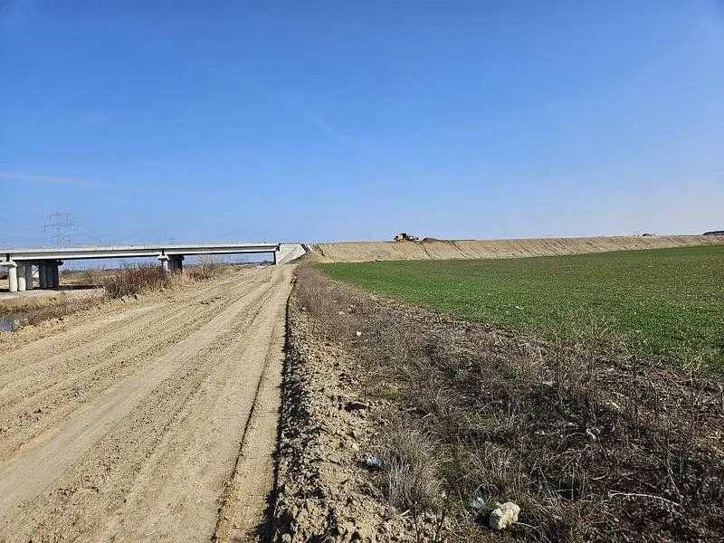 Teren intravilan 5000 mp de vânzare   Cheiul Dâmboviței apropiere A2