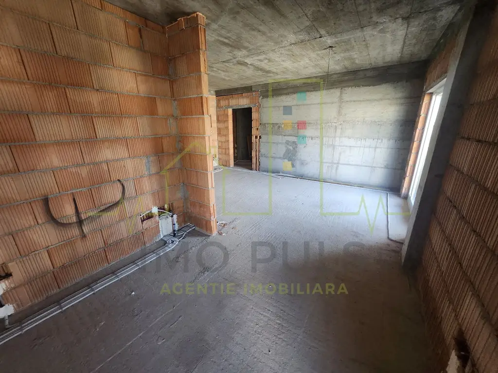 Bloc nou langa Esso. 2 Bai. Finisaje la alegere. Et. intermediar.