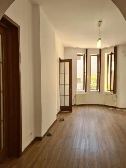 BRASADAS inchiriaza vila RENOVATA Unirii