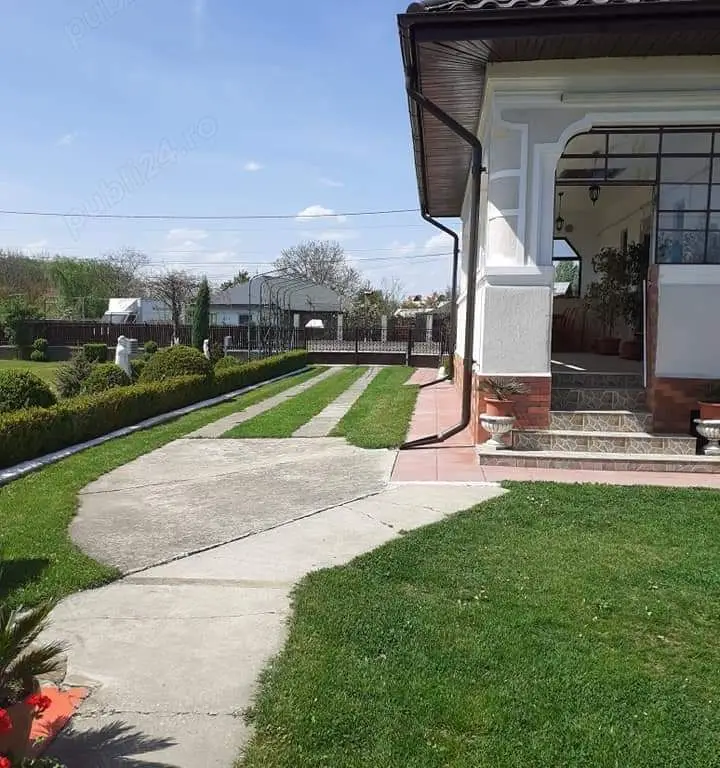 Casa la 40 km de București și la 15km de Ploiesti