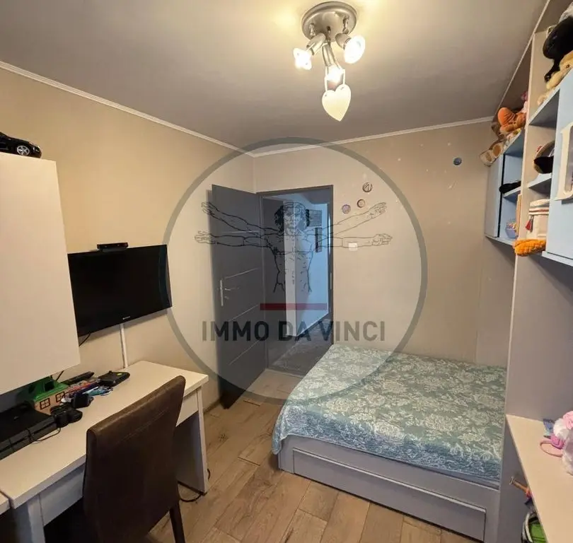 Vând apartament 3 camere Între Lacuri