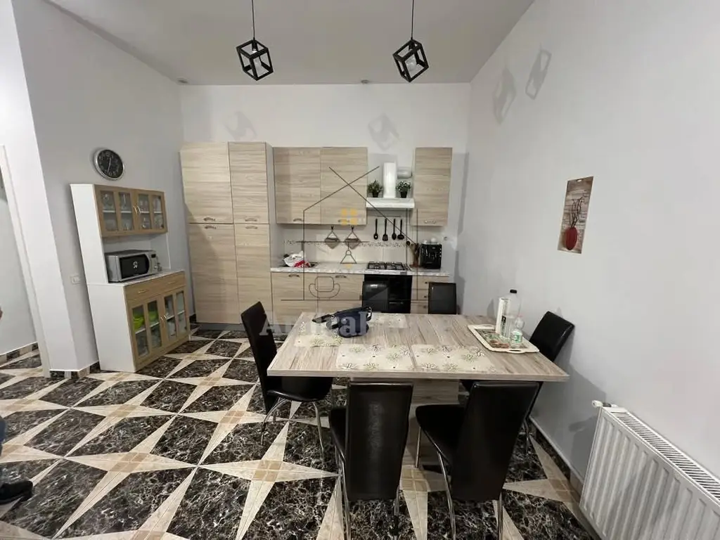Apartament 3 camere, finisat, 75 mp si pod mansardabil, Bulevardul Eroilor