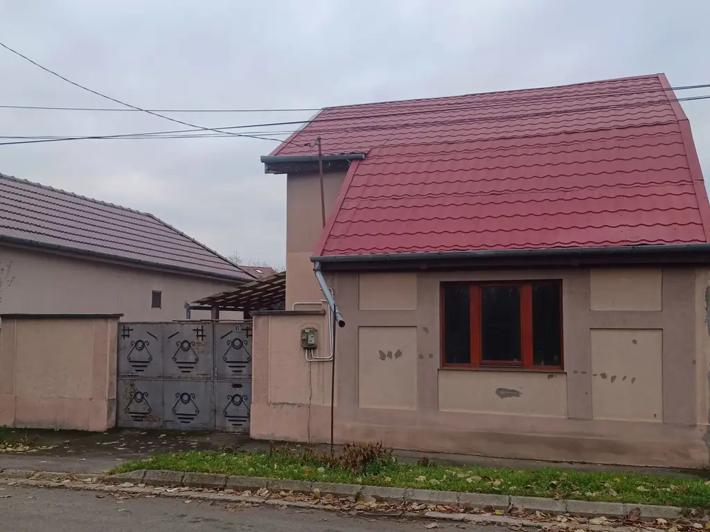 Casă, singur în curte, 500 mp, Muntele Găina. 157 000 E. Comision 0.