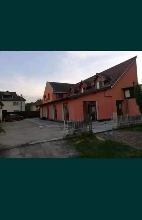 De vanzare casa 330 mp
