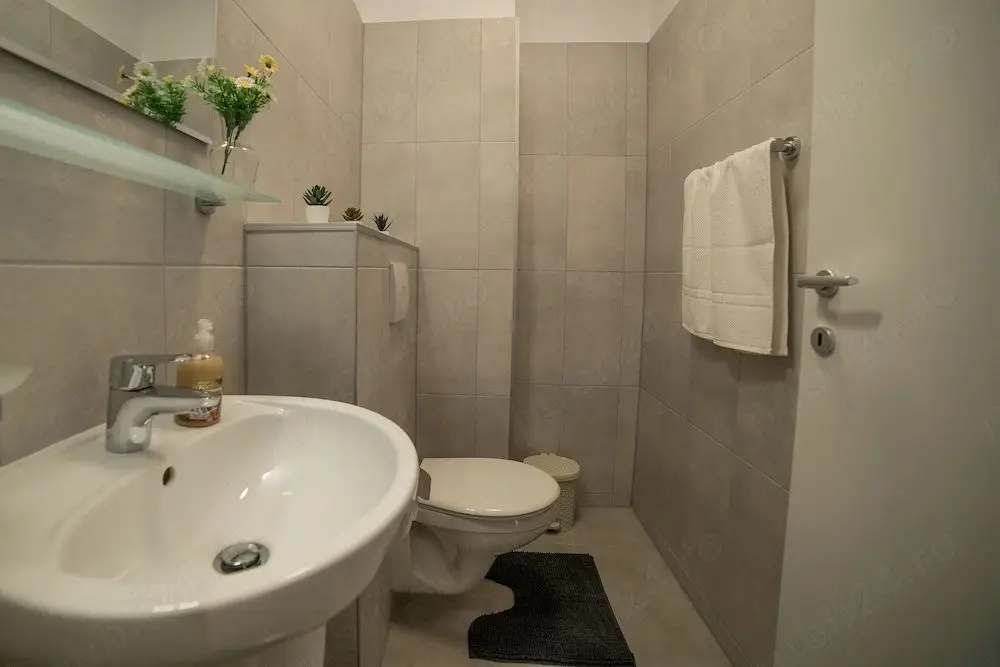 Apartament 3 camere de inchiriat, Denya Forest
