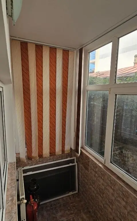 Vila P+1 Piața Muncii , strada Orzari, apartament cu 3 camere la Parer