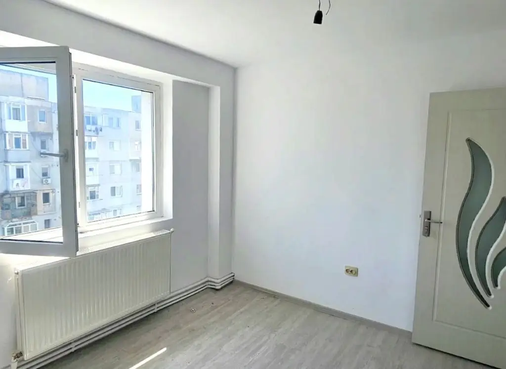 De vanzare apartament cu 2 camere, renovat, etaj9, Viziru 3, 43.000 euro