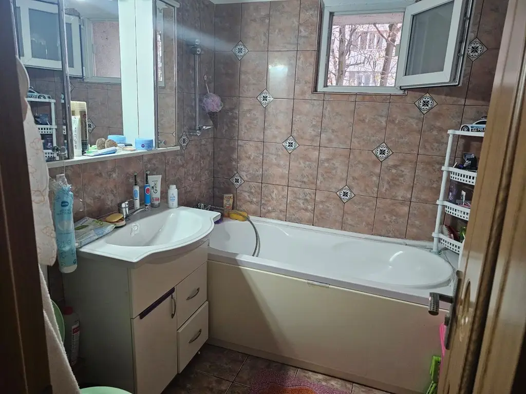 Vând apartament 3 camere