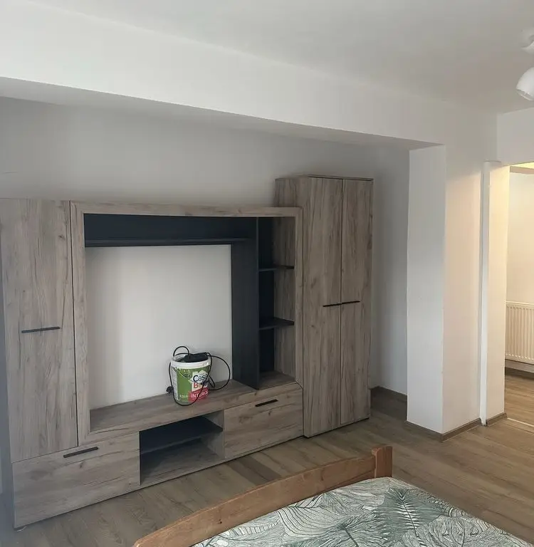 BRASADAS vinde garsoniera RENOVATA la PARTER in Micro 14.