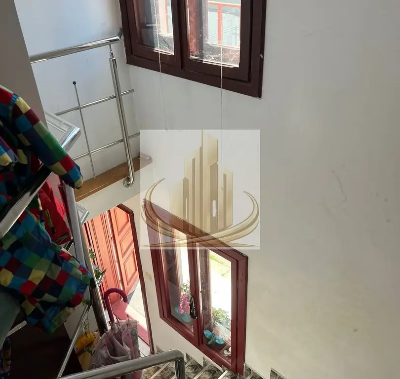 Casă spațioasă cu 2 apartamente, acces din 2 străzi – zona Lipovei
