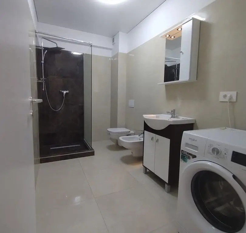 De inchiriat apartament cu 2 camere bloc nou, etaj 2, 550 euro