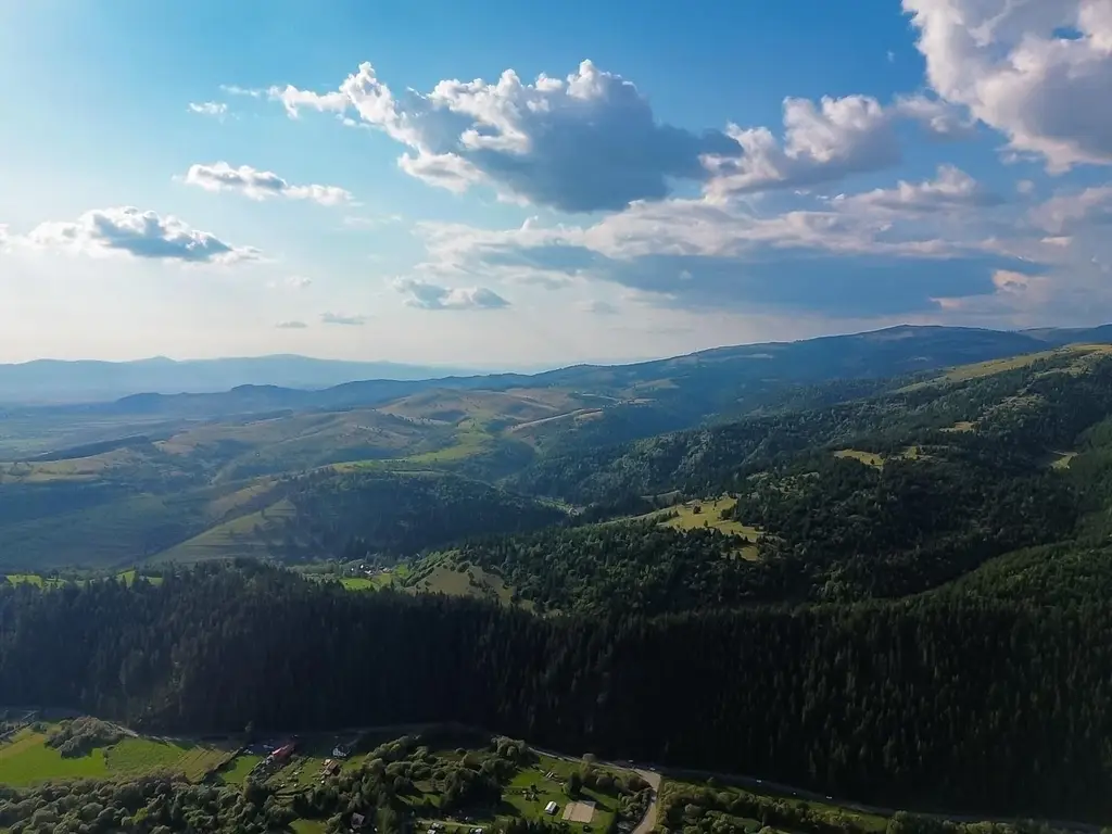 Casă montană cu 3.000 mp teren | Dorna Arini – lângă Vatra Dornei