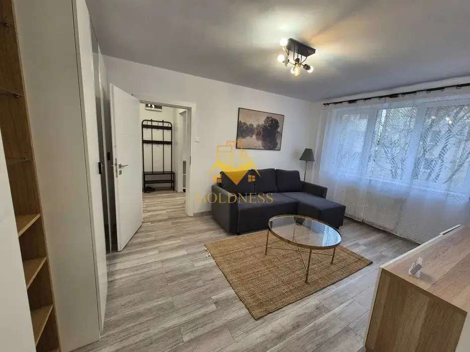 2 camere semidecomandate, Prima Inchiriere, Hotel Royal, Gheorgheni