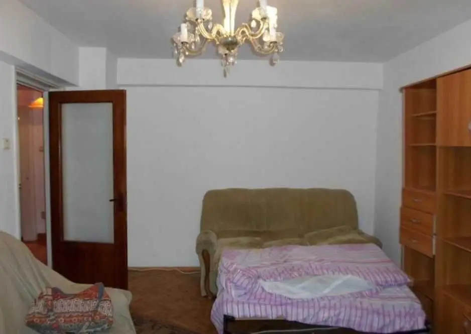 Apartament 3 camere de inchiriat in Ploiesti , langa UCECOM
