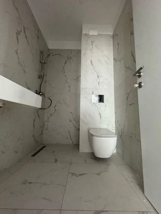 Pers fizică - Apartament de vis cu 3 camere şi vedere superba spre lac!