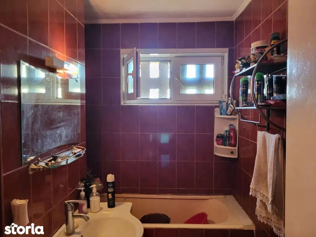 BRASADAS vinde ap 2 cam la etajul 4/4 în zona Micro 14.