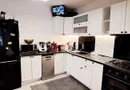 Casă de vânzare !! 3 camere, 2 băi, 3 dresinguri, cameră tehnică, pivniță, 2 garaje