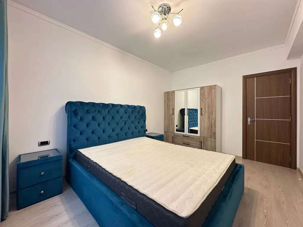 Vând apartament 3 camere 3 minute de Coresi complex ISARAN