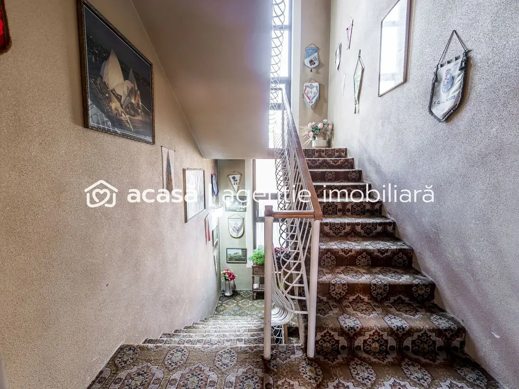 VANDUT! Vilă cu 4 apartamente aproape de centrul Timișoarei
