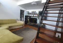 Apartament pe doua nivele cu scara interioara