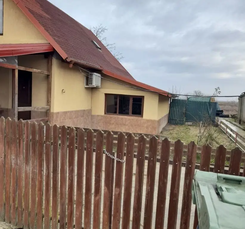 Vand casa cu grajd si teren in Satu Mare Com Craidorolot Jud Satu Mare 2