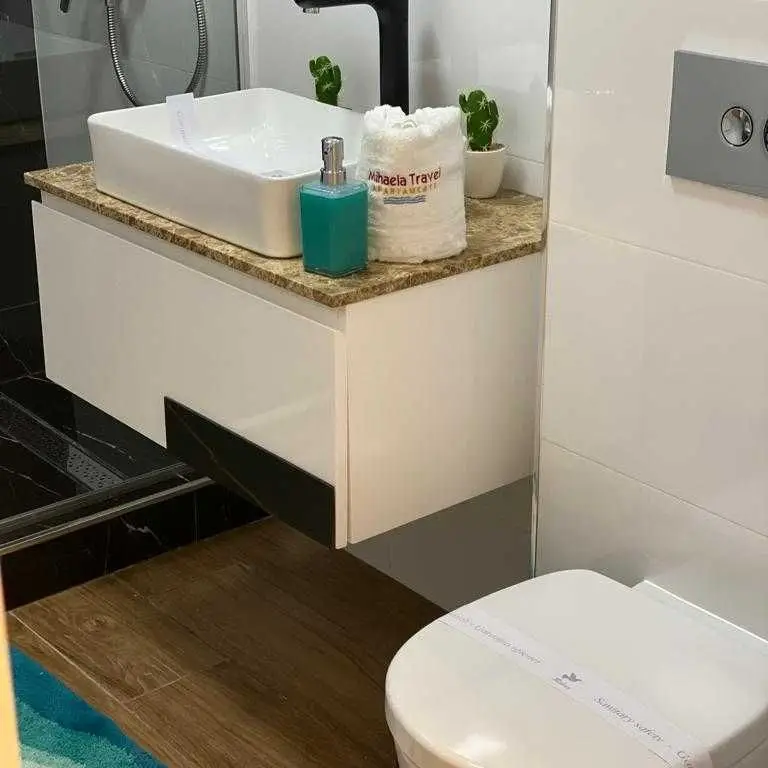 Vand apartament cu vedere la mare- Mamaia Nord