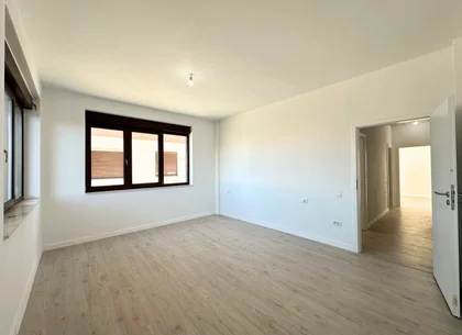 Apartament 2 camere 60 mp cu geam la baie lângă Paradisul Acvatic