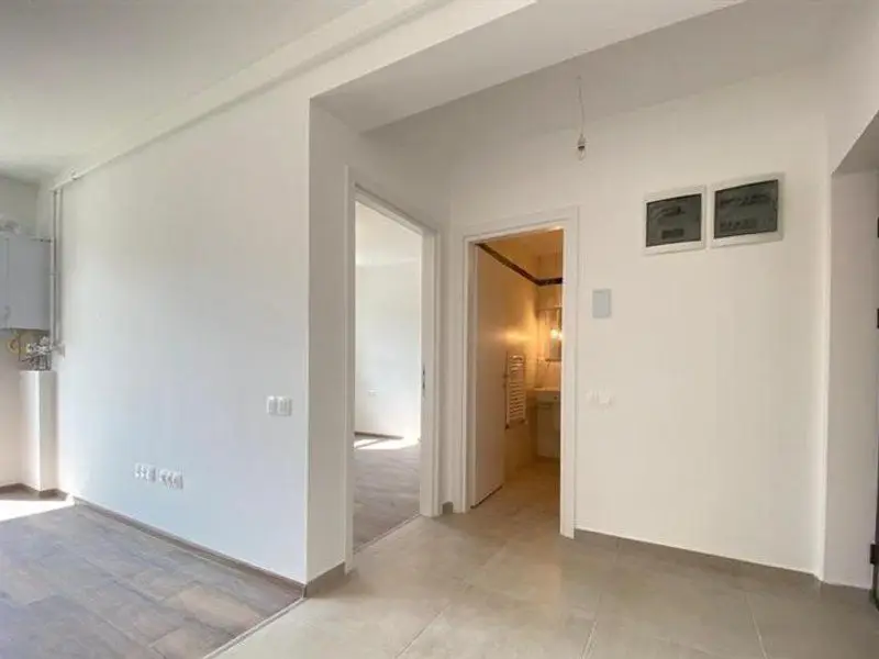 Apartament tip studio pozitionat la etajul 1 zona Tractorul Brasov