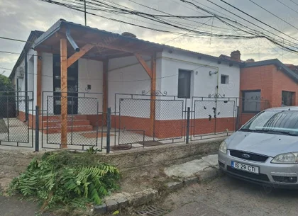 BRASADAS vinde casa 4 cam Sararie - Copou.