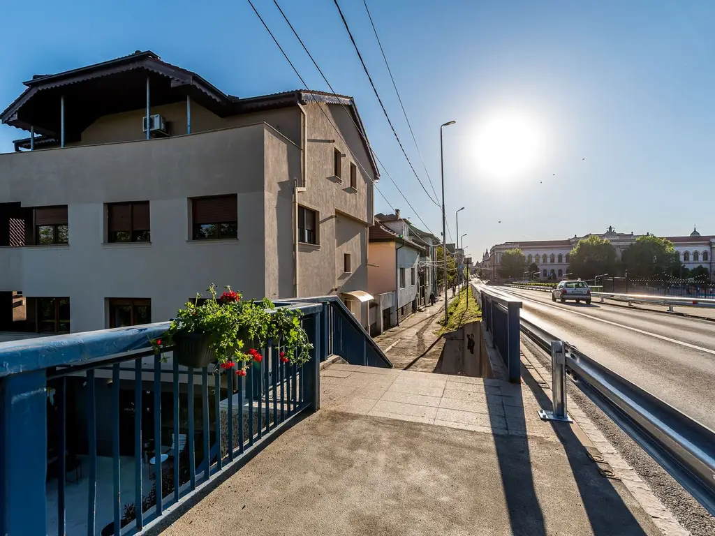 PREȚ NOU! Apartament cu 3 camere & curte | zona Malul Mureșului