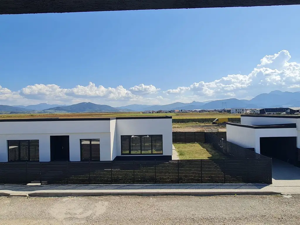 Casa individuala 4 camere 3 bai si garaj Cartier Izvor