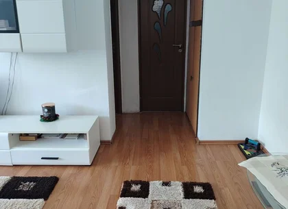 BRASADAS vinde ap 2 cam etaj 3/4 in Carpați 1.