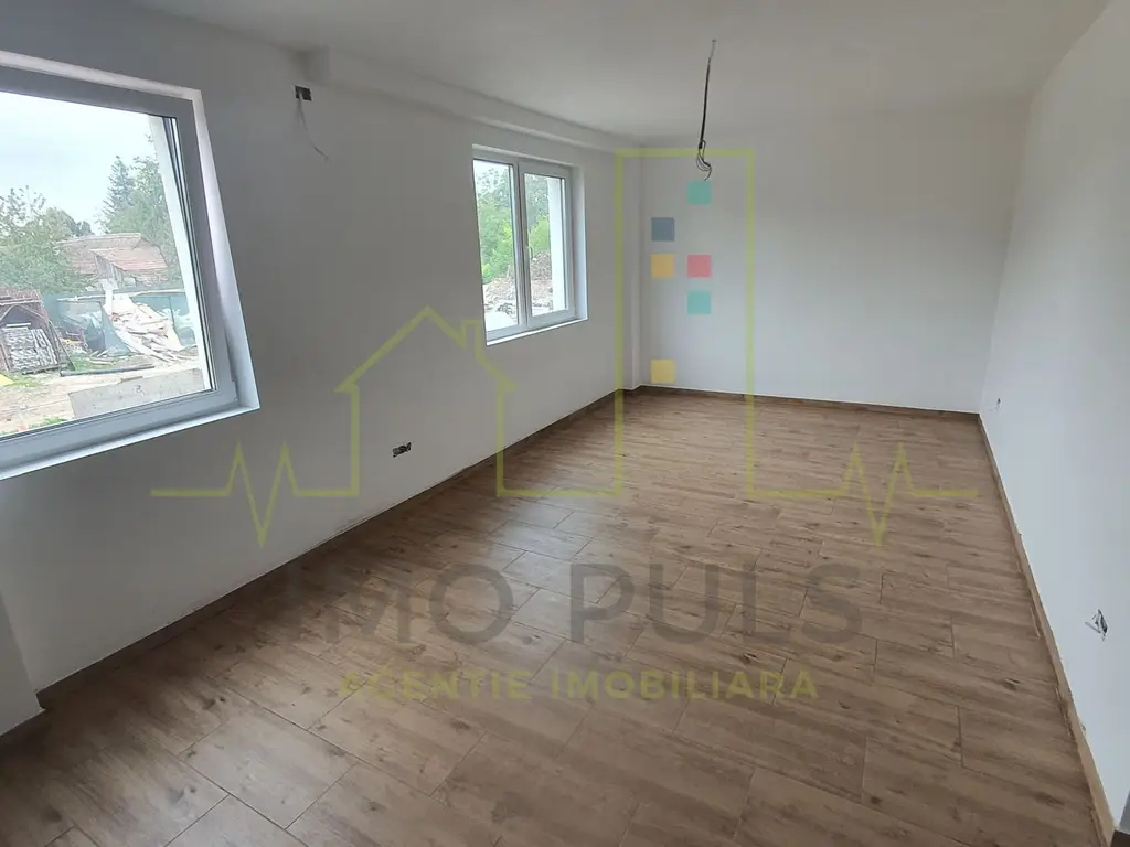 Zona Lipovei. Etaj 1 sau etaj 2. Bucatarie separata. Lift