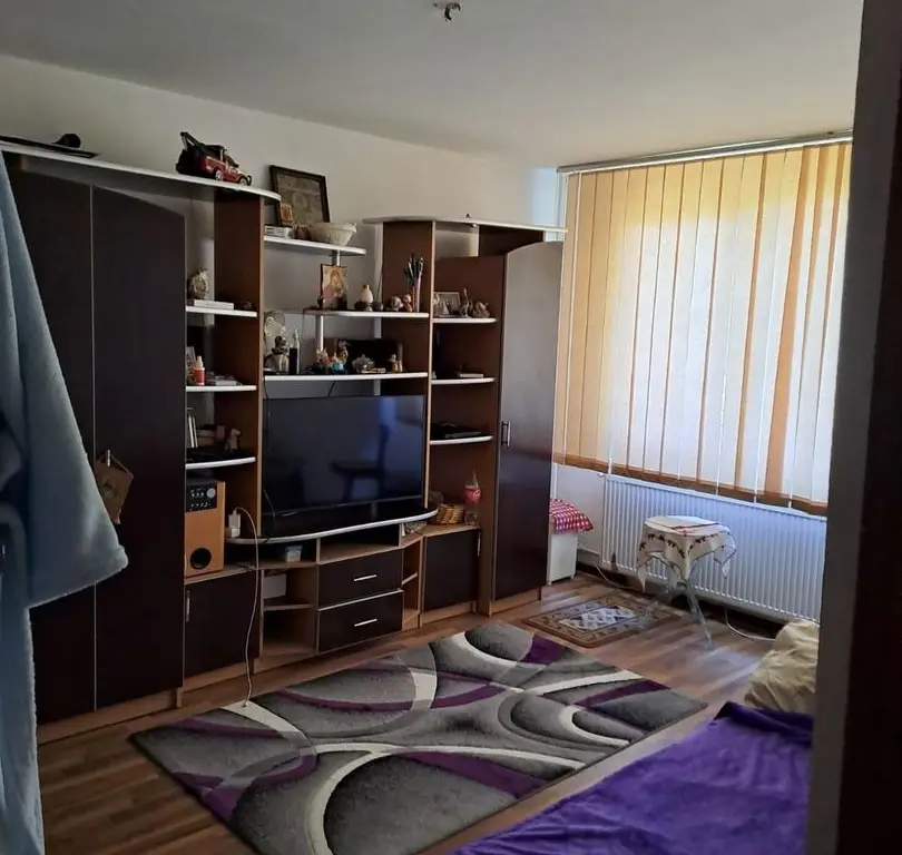 Vand ap 4 decomandat Sector 4 Straja -Drumul Gazarului-Bd. Brancoveanu