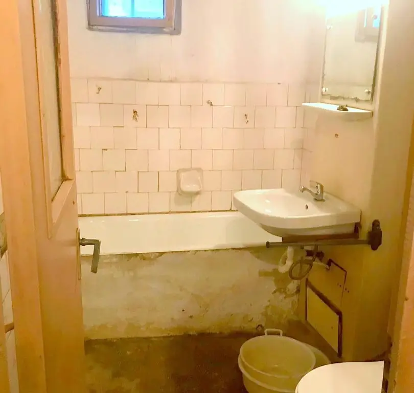 Exclusivitate - Apartament 2 camere în Micro 17, parter,  de renovat