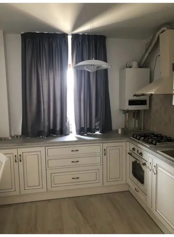 Vând/inchiriez apartament 3 camere 2 bai utilat și mobilat !