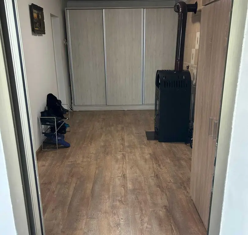 BRASADAS vinde casa cu 4 cam 5.7 ari in zona BURDEA.
