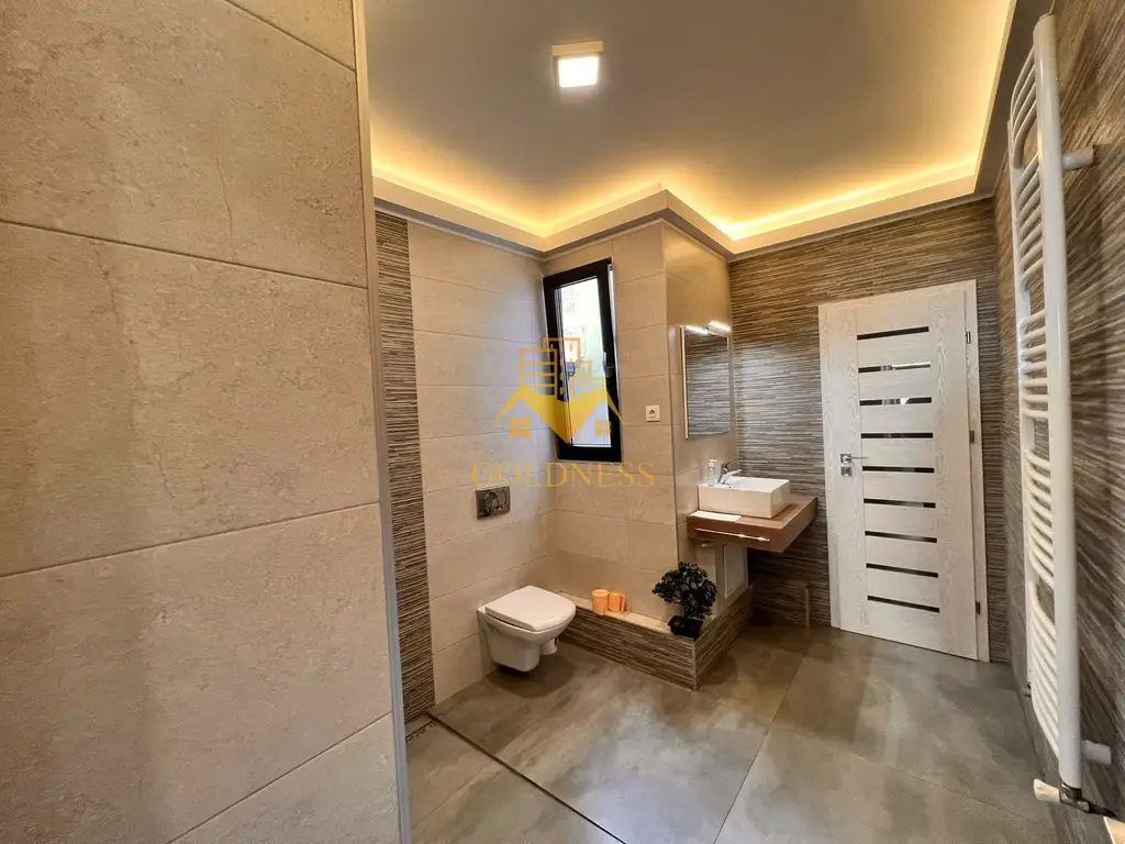 Spatiu birou/aparatament, 3 camere, decomandate, Eroilor Zona Teatru