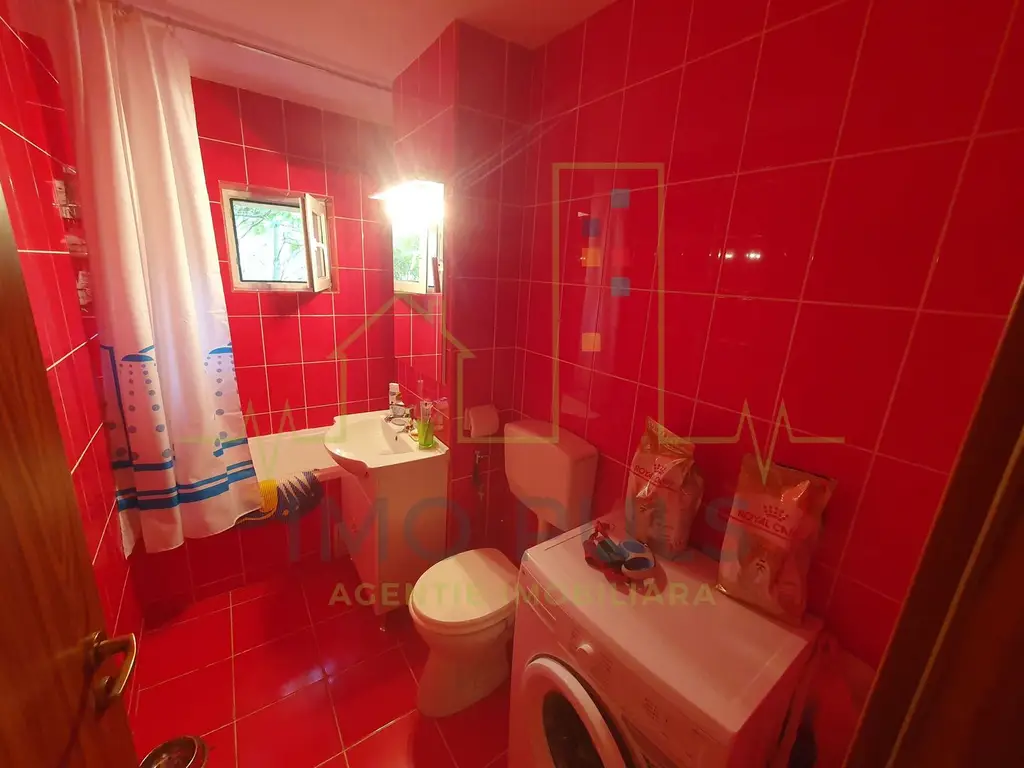 Aradului. 3 Camere. 2 Bai. 2 Balcoane. Decomandat.