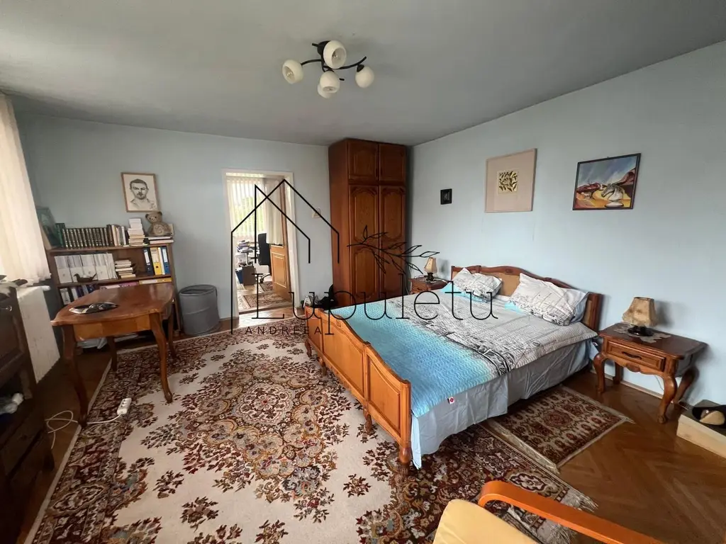 Casă de Vanzare | 200 MPU | Teren 305 MPU | Ultracentral