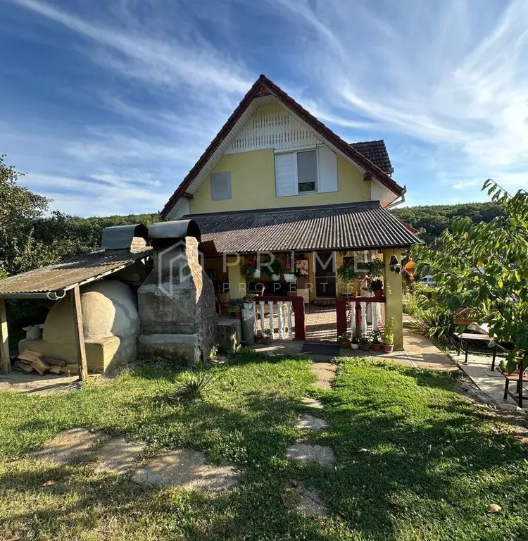 Casă spațioasă de vânzare – Corunca, zona Vatman
